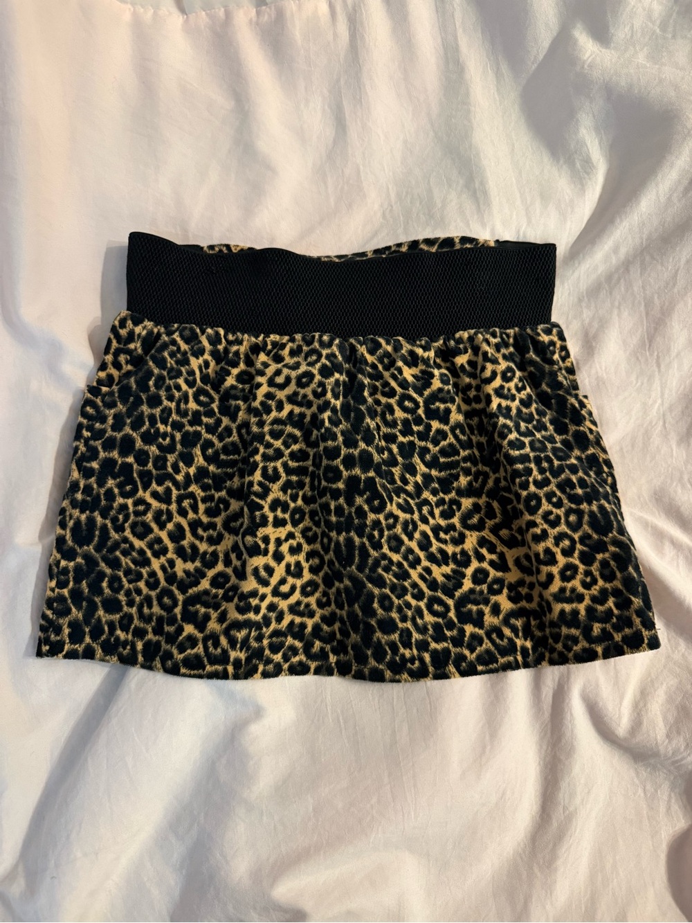 Leopard print mini skirt<3